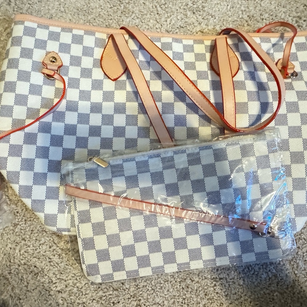 Checkered Tote and Clutch Set